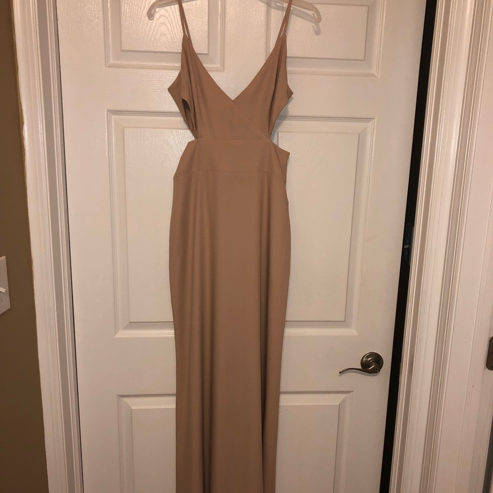 Designer: Amsale chiffon Fawn dress Size 4